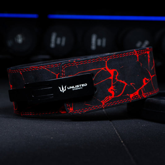 Rød Unlisted Strength lever belt set forfra